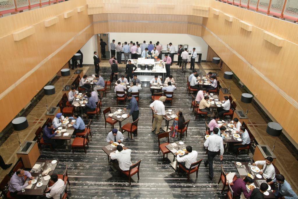 Hotel Saffron Kiran Noida Exterior photo