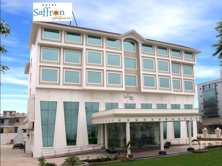 Hotel Saffron Kiran Noida Exterior photo